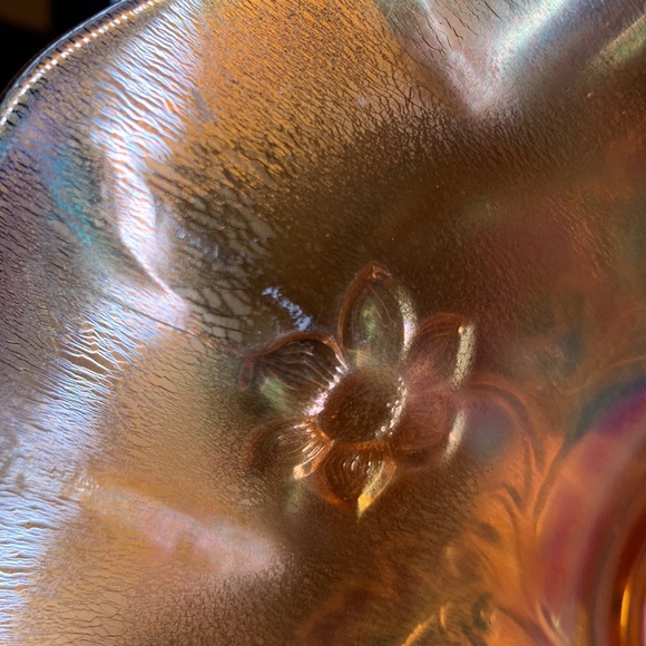 Vintage Dugan Daisy Dear Ruffled iridescent Marigold Carnival Glass Bowl - Picture 8 of 8